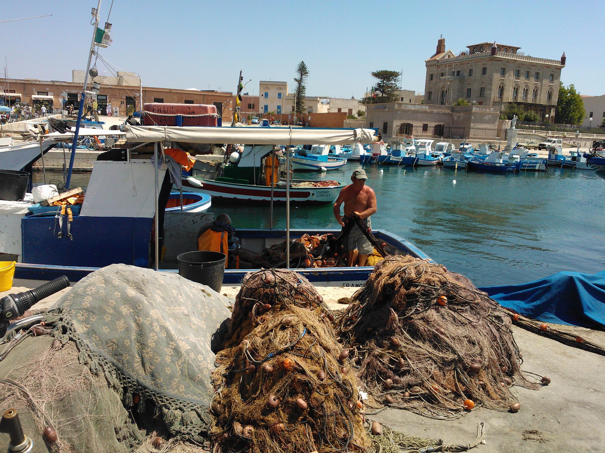 Trapani favignana harbor market fish