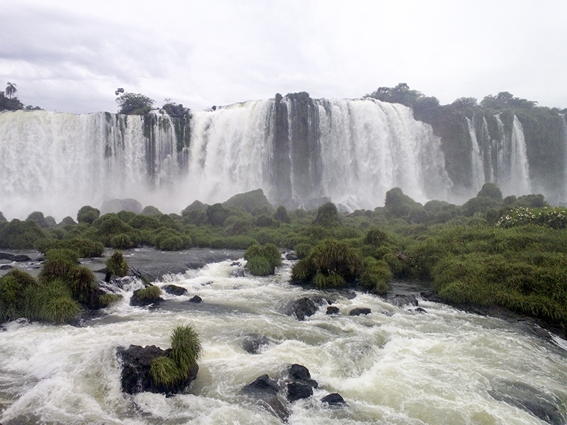 Iguazu falls brasilian side