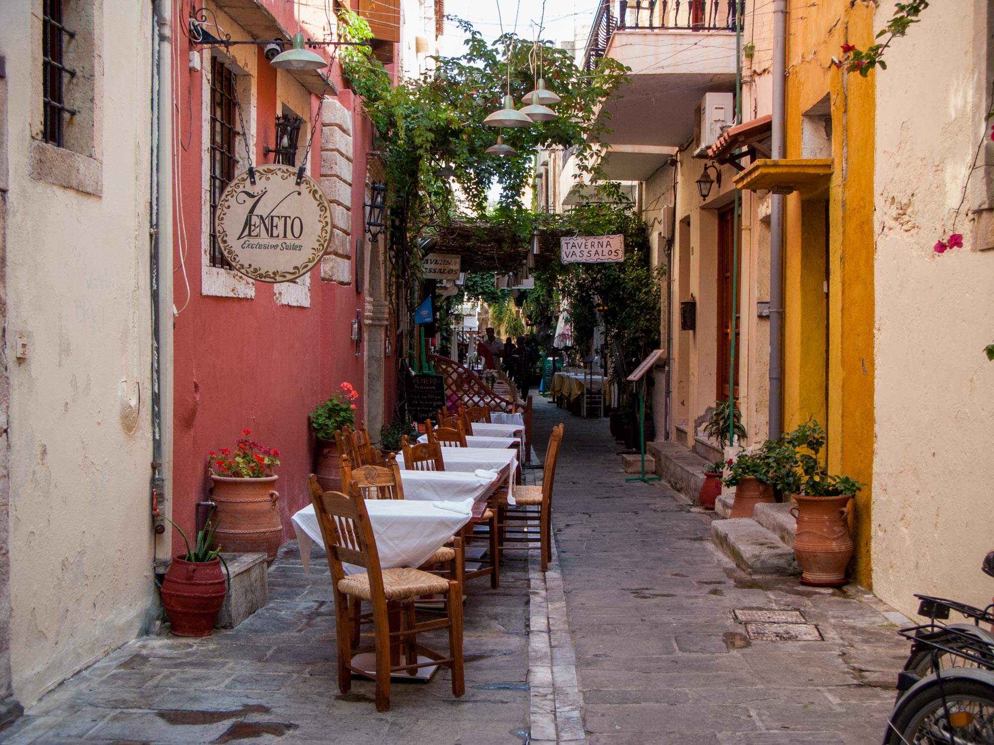 Creta Rethymno streets restaurants