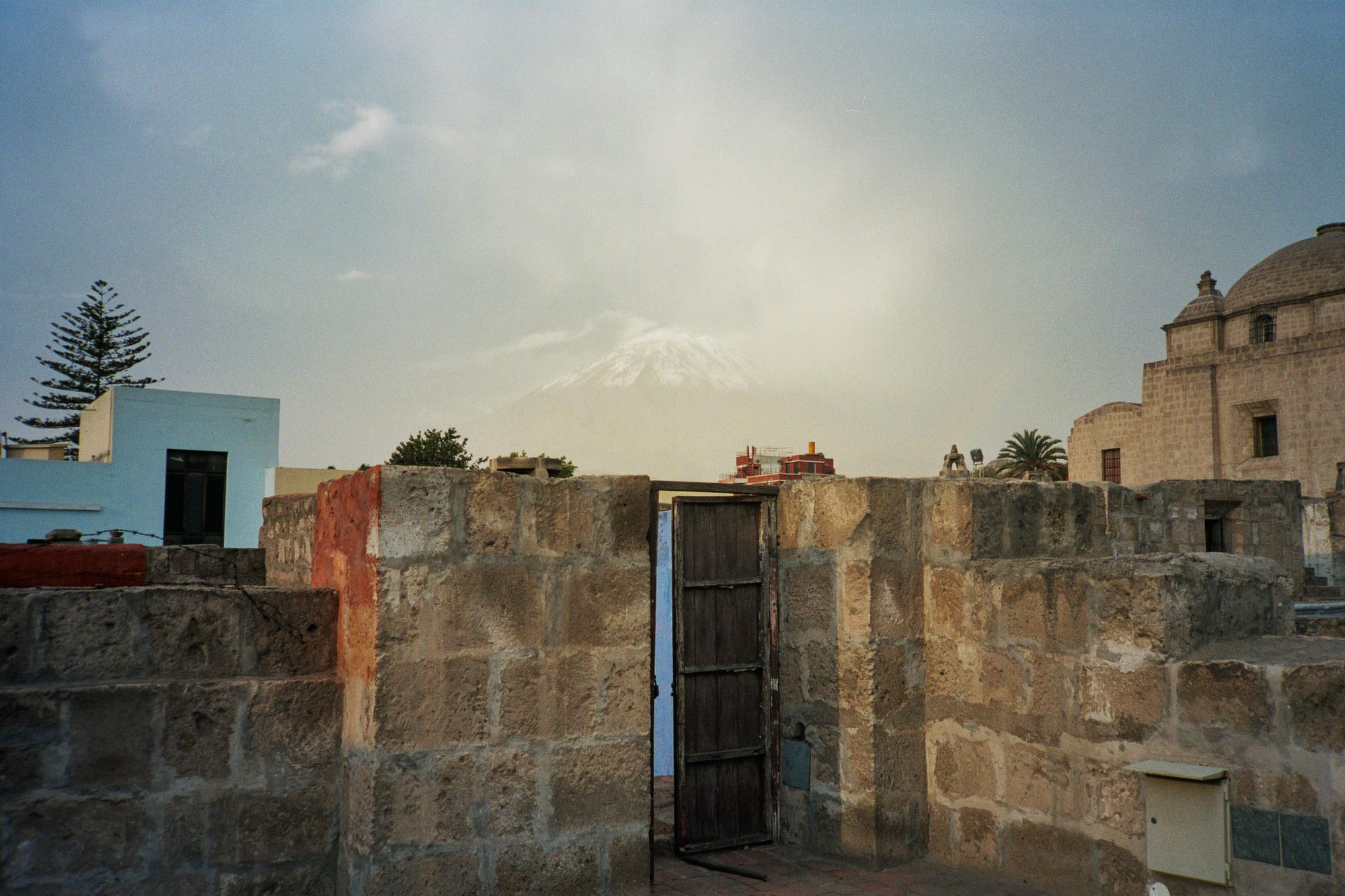 Peru Arequipa Monasterio de Santa Catalina de Siena roof volcano