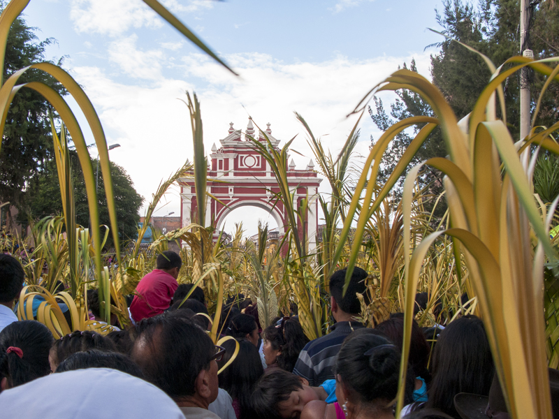 Peru Ayacucho Seman santa procession city gate