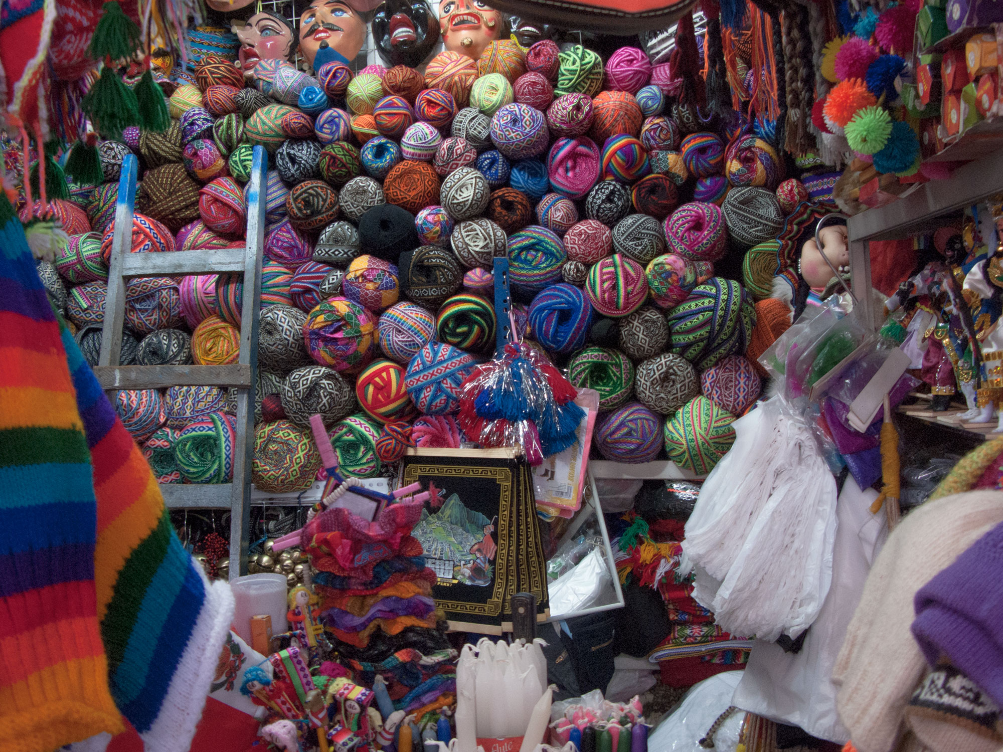 Peru cusco Mercado Central de San Pedro wool