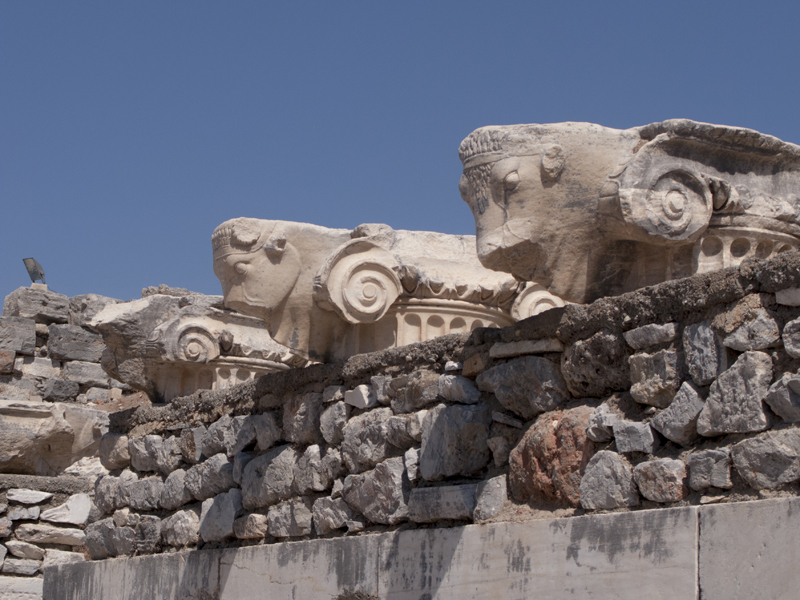 turkey ephesus ruins columns