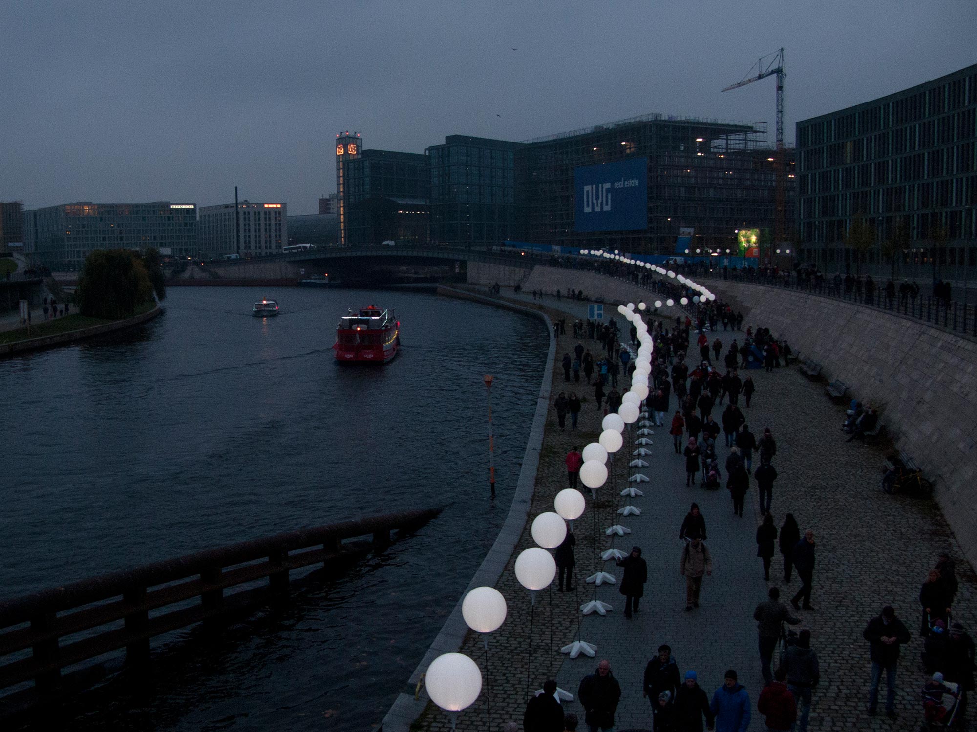 Berlin Lichtgrenze 2014 mauer fall spree