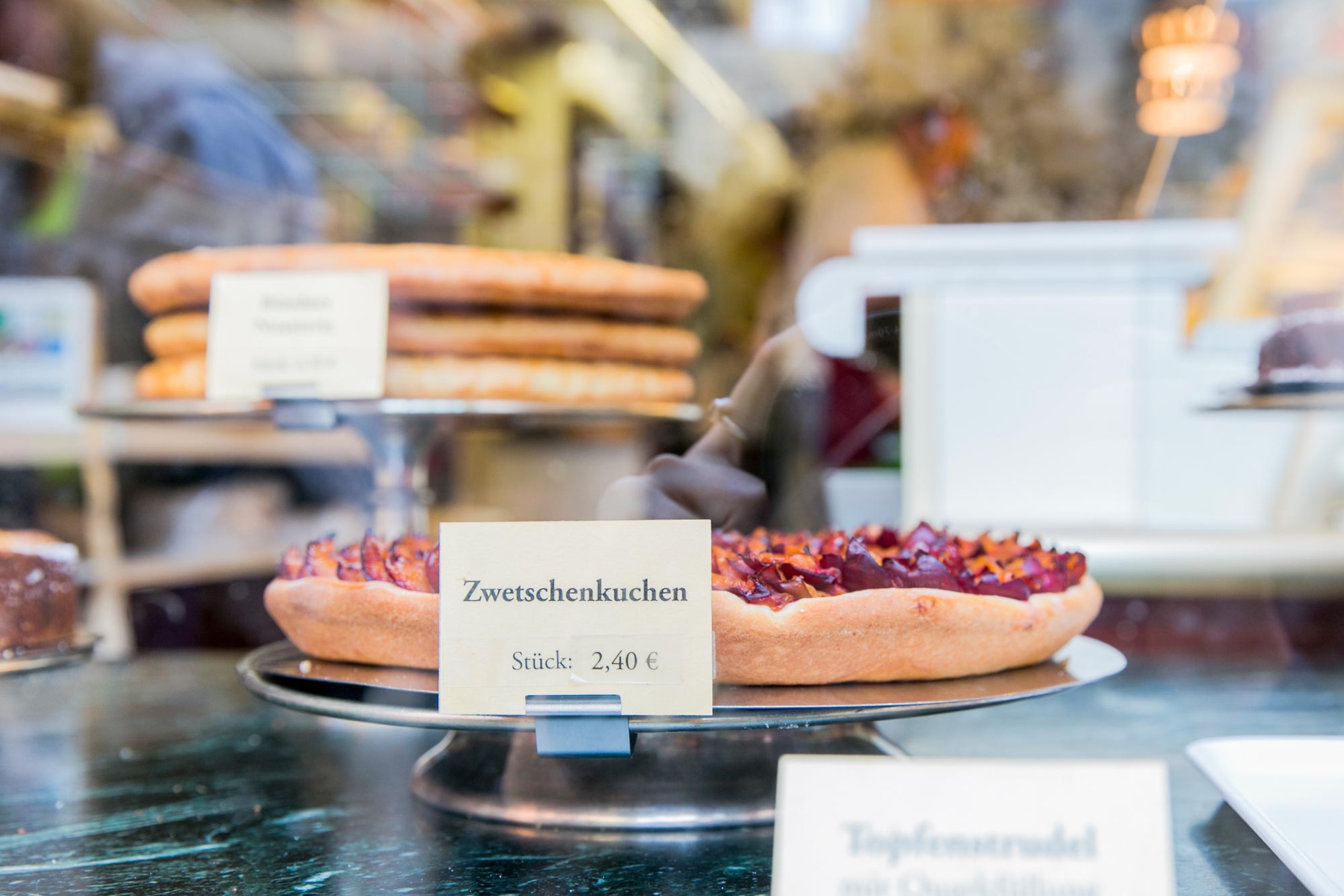 cake from the shop window of Hollhorst bakery