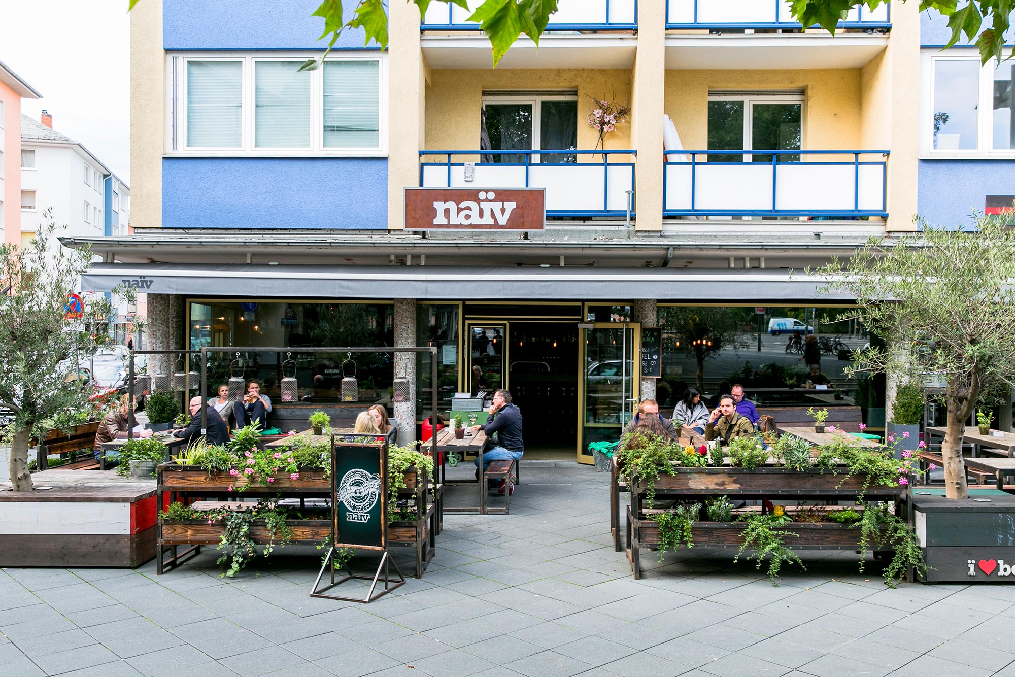 naiv restaurant cafe frankfurt