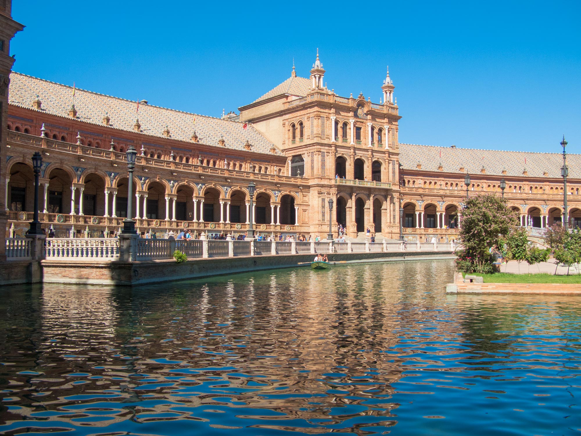 sevilla Plaza de Espana boat