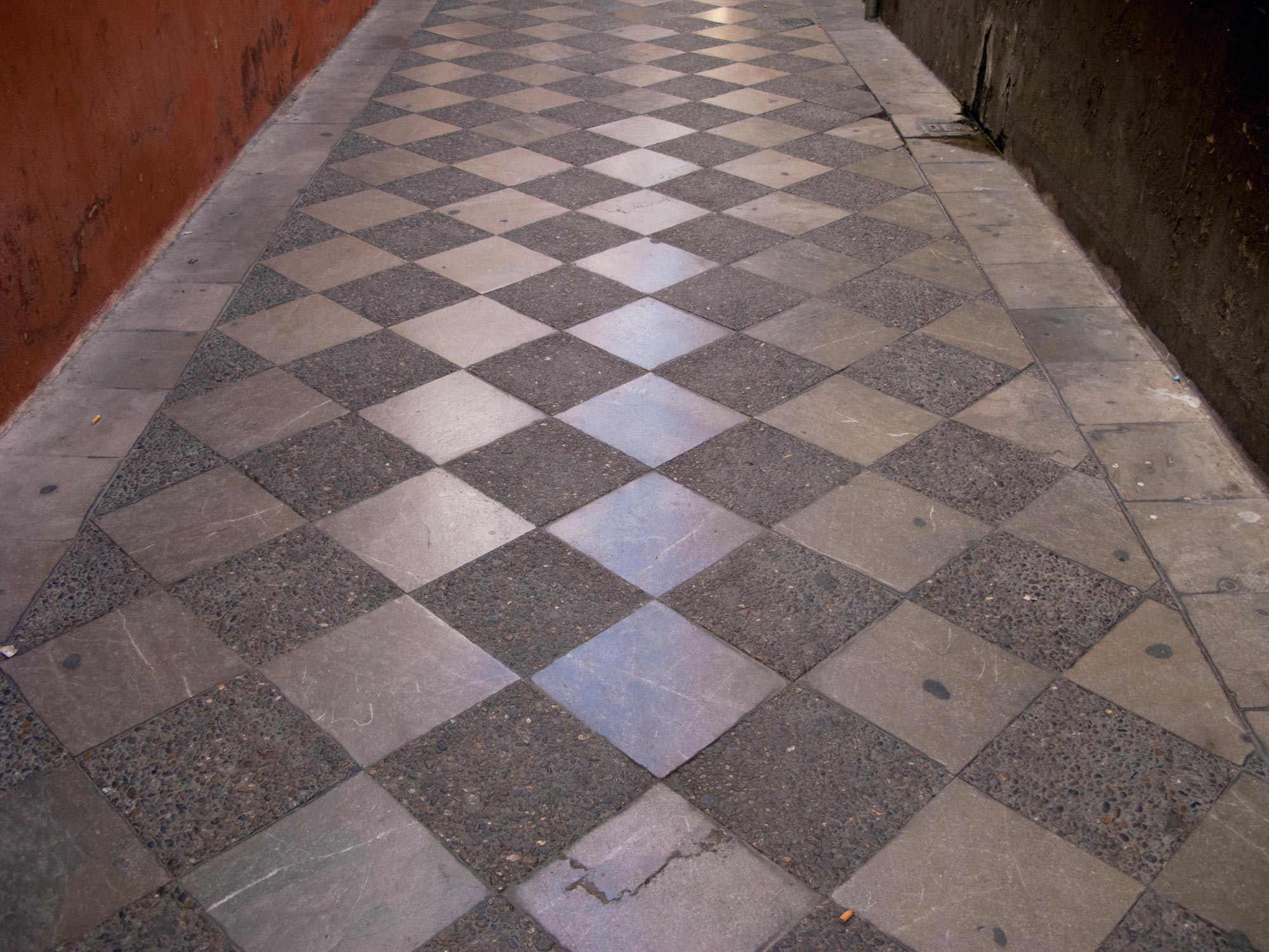 Sevilla Santa cruz street tiles