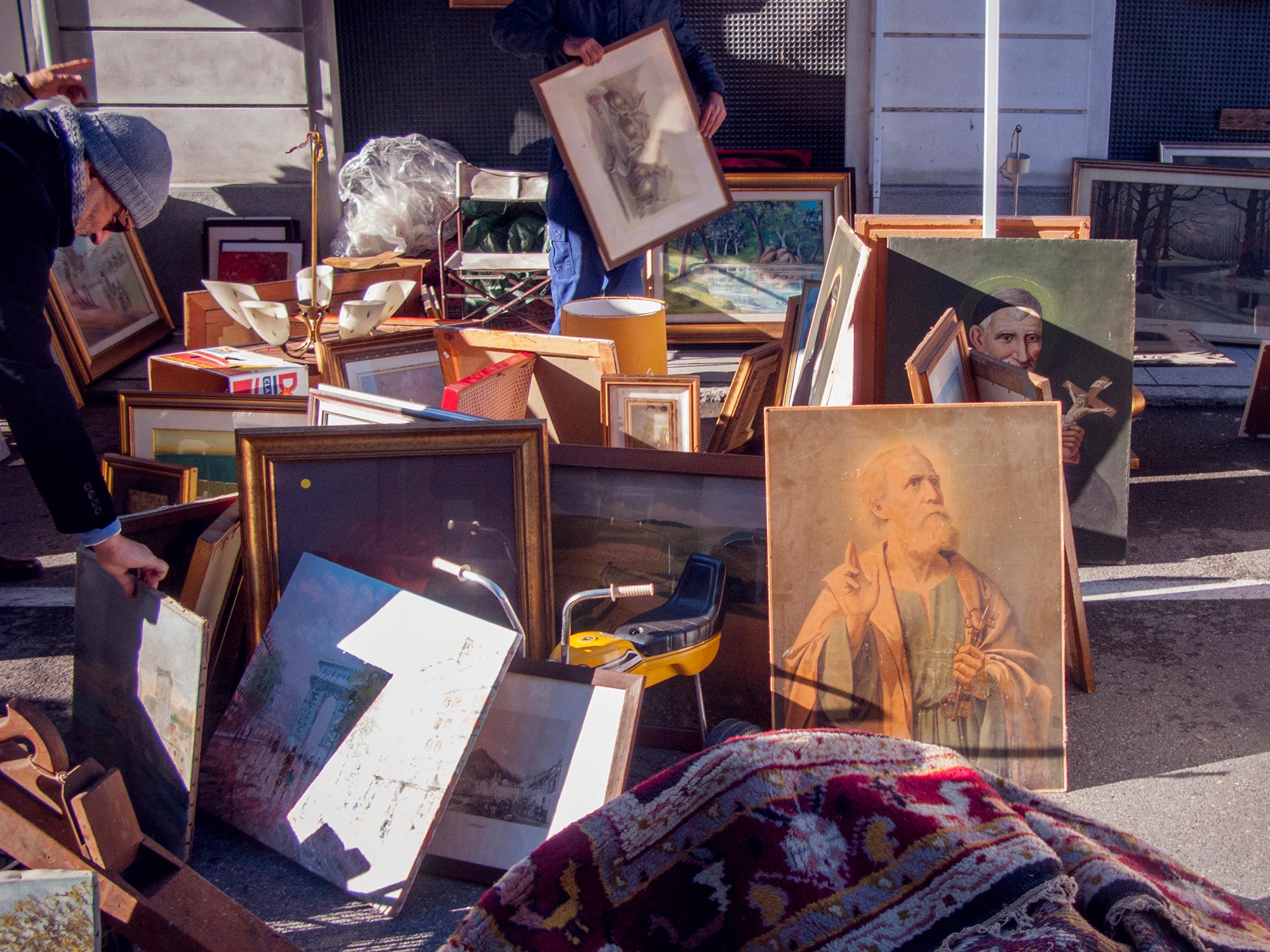 Italy Caorso Market paintings saint