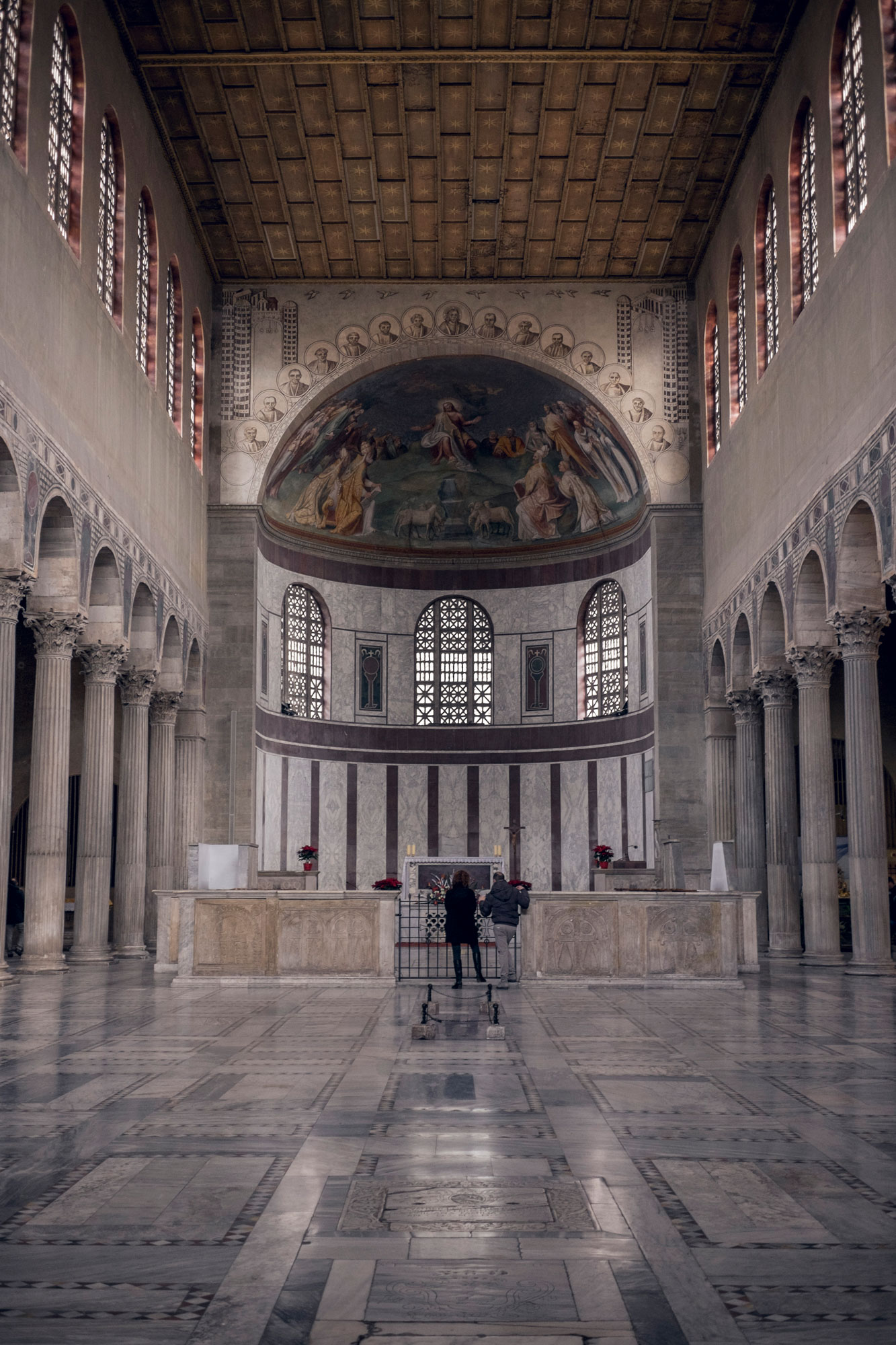 Italy-Roma-Aventino-santa-sabina-nave