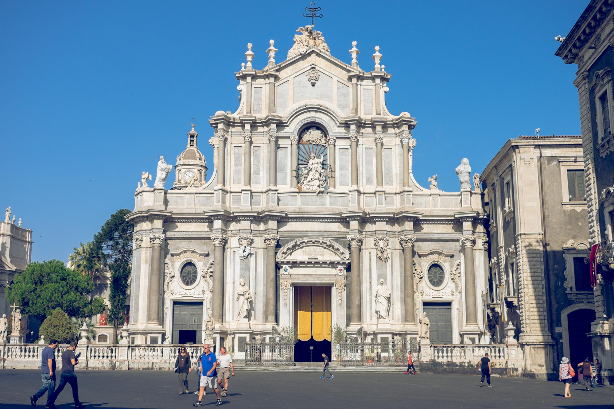 italy-sicilia-catania-duomo-facade