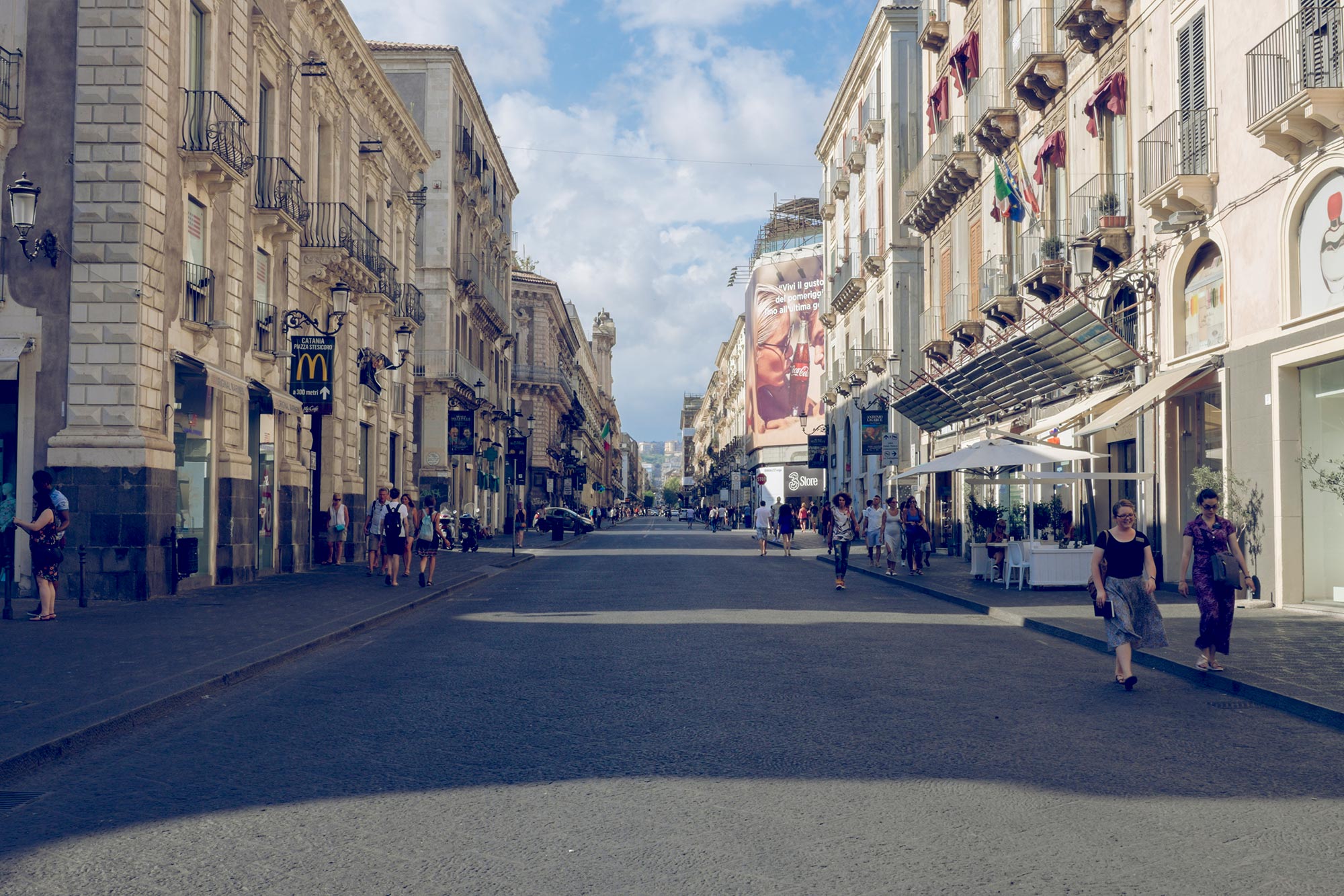 italy-sicilia-catania-via-etnea