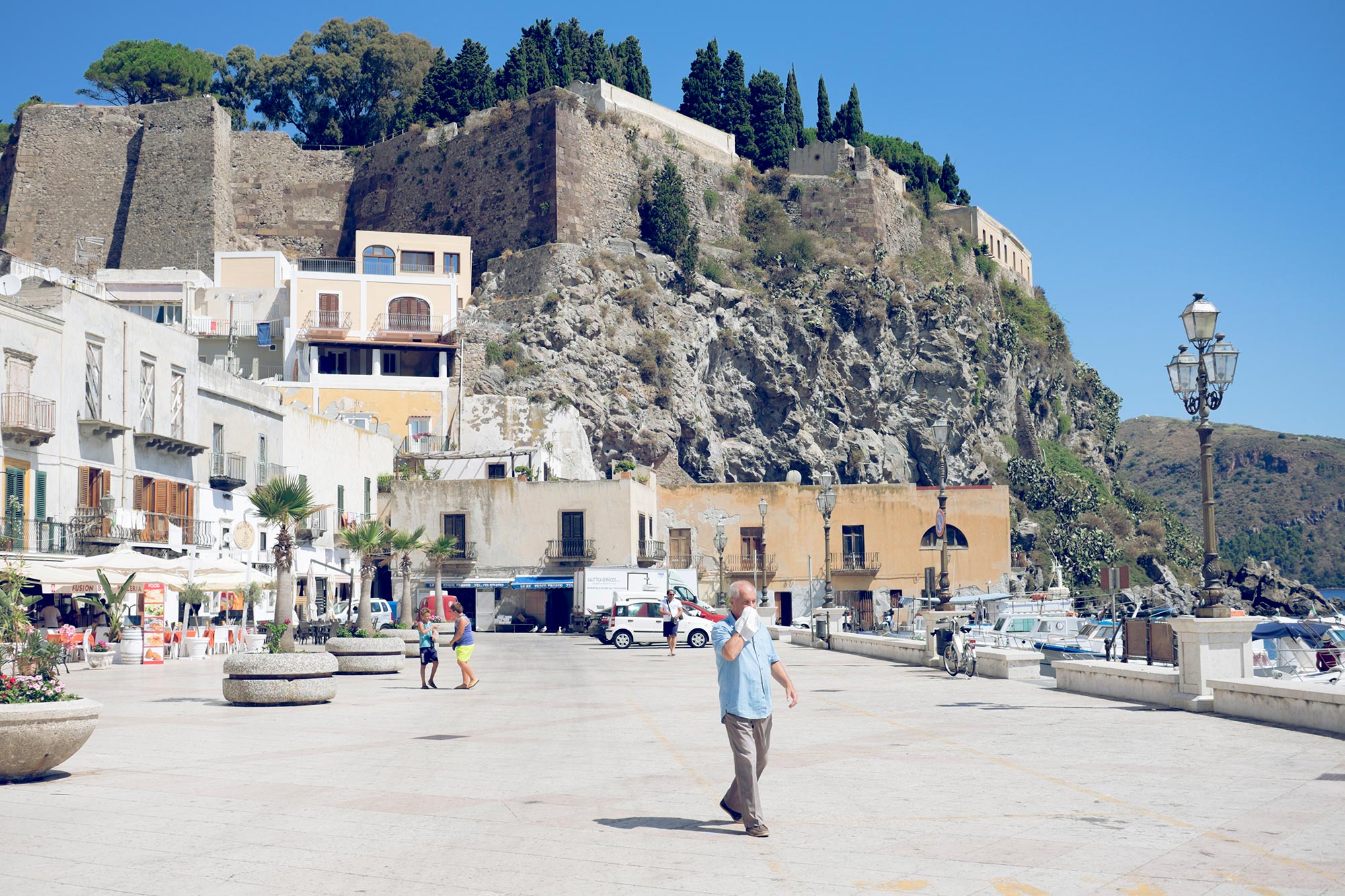 italy-sicilia-eolie-italy-sicilia-eolie-lipari-marina-corta-walls