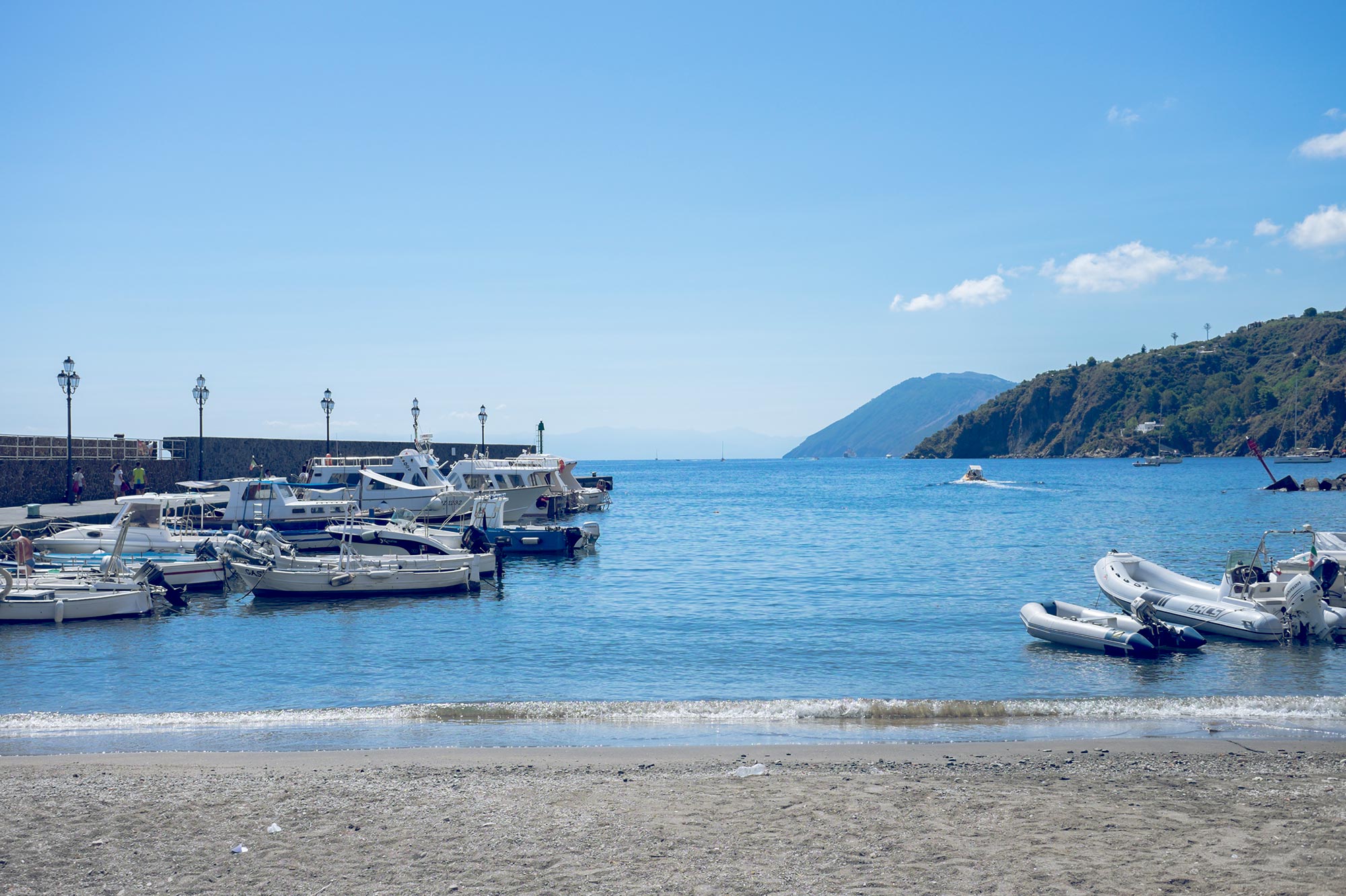 italy-sicilia-eolie-italy-sicilia-eolie-lipari-marina-corta-boats