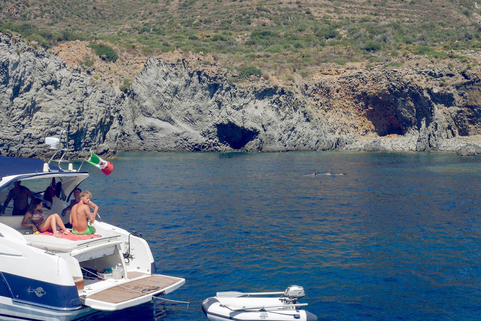 italy-sicilia-eolie-panarea-cala-junco2