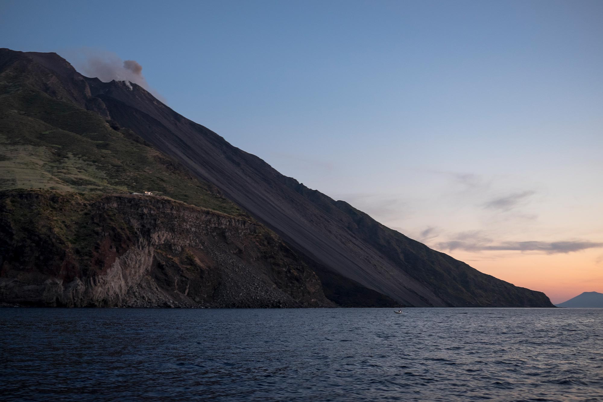 italy-sicilia-eolie-stromboli-sunset3