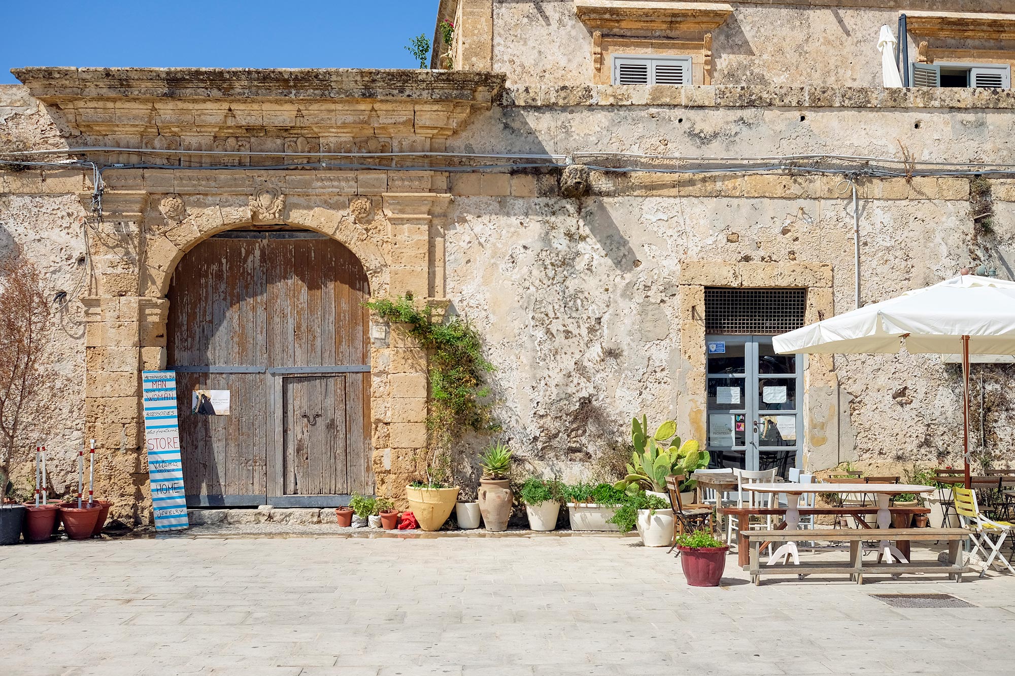 italy-sicilia-marzamemi-tonnara11