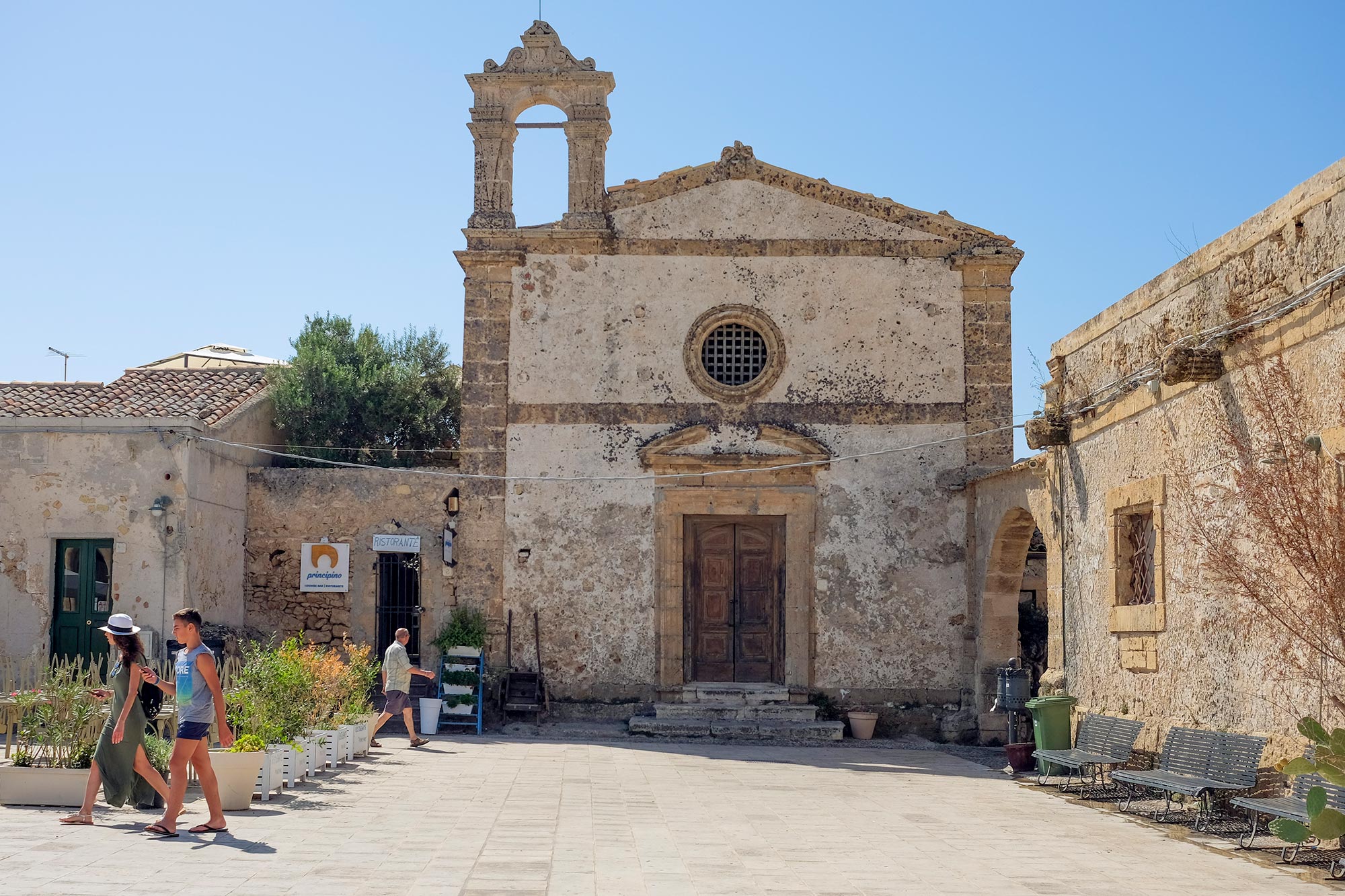 italy-sicilia-marzamemi-tonnara13