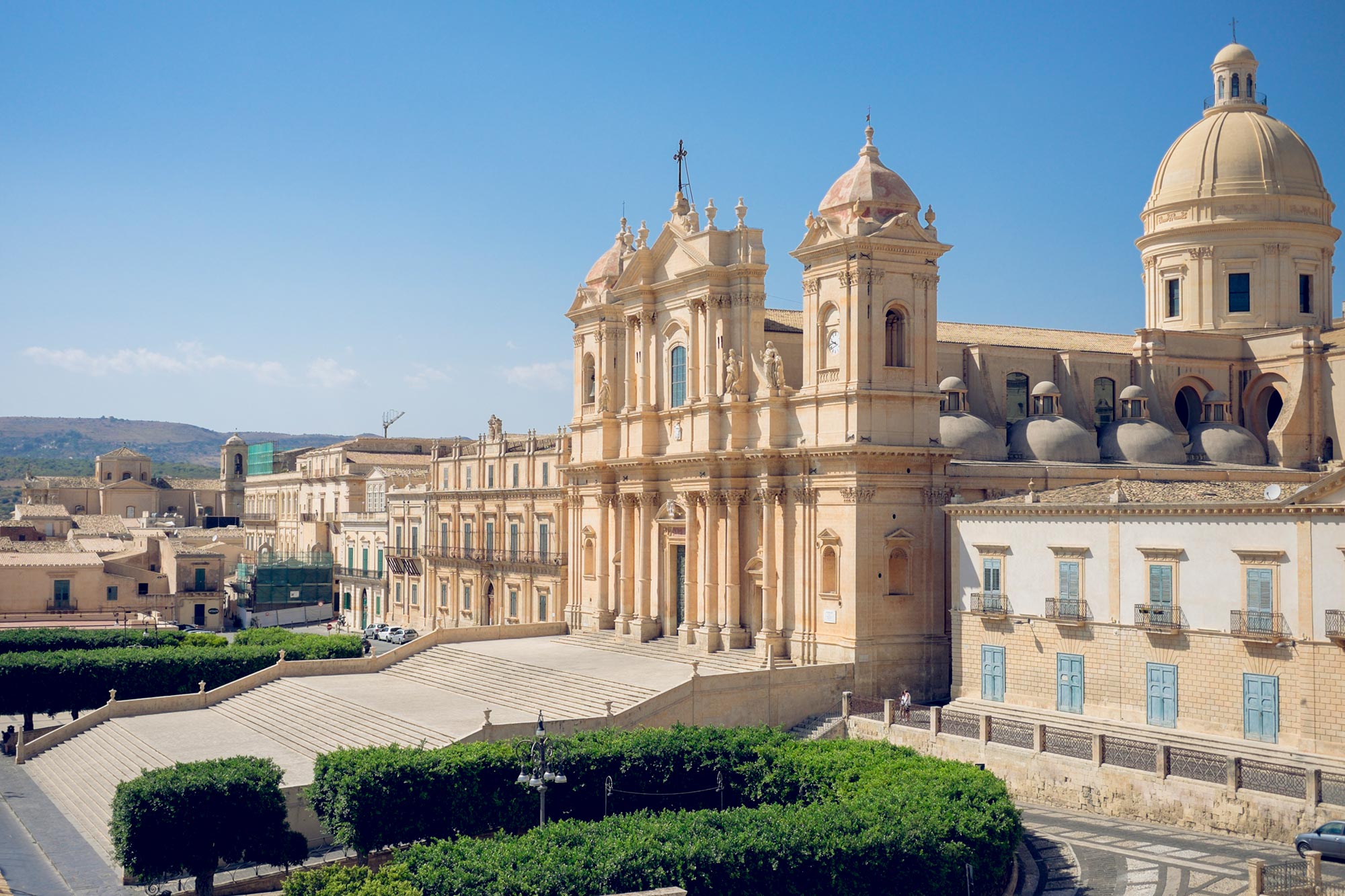 italy-sicilia-noto-chiesa-santa-chiara-view1